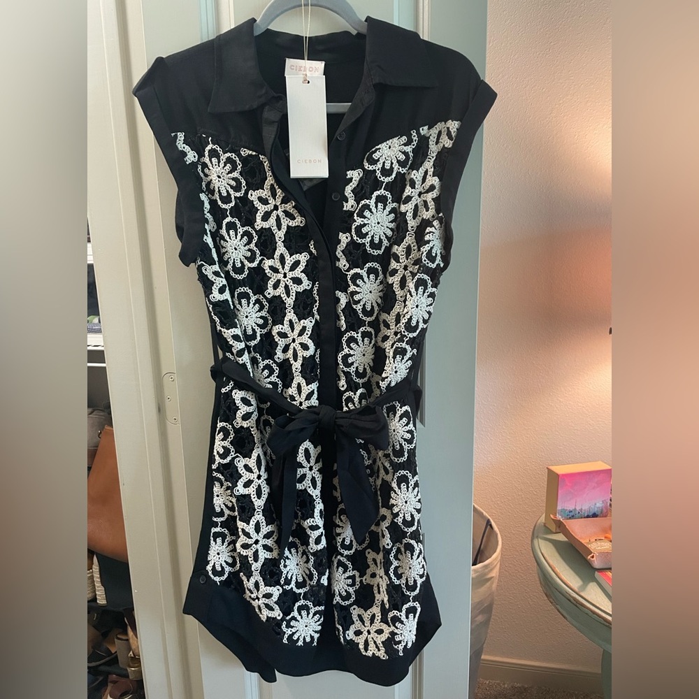 Ciebon: Black and White Graphic Embellished Dress